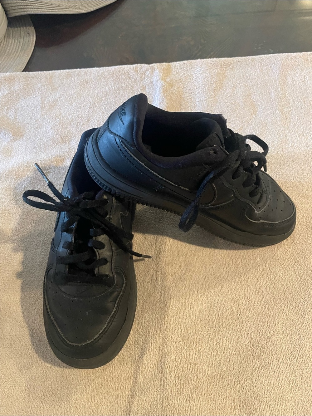Nike Kids Black Low-Top Lace-Up Sneakers